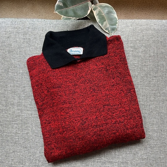 90s Vintage Grandpa Sweater with Black Collar Detailing - Picture 13 of 17